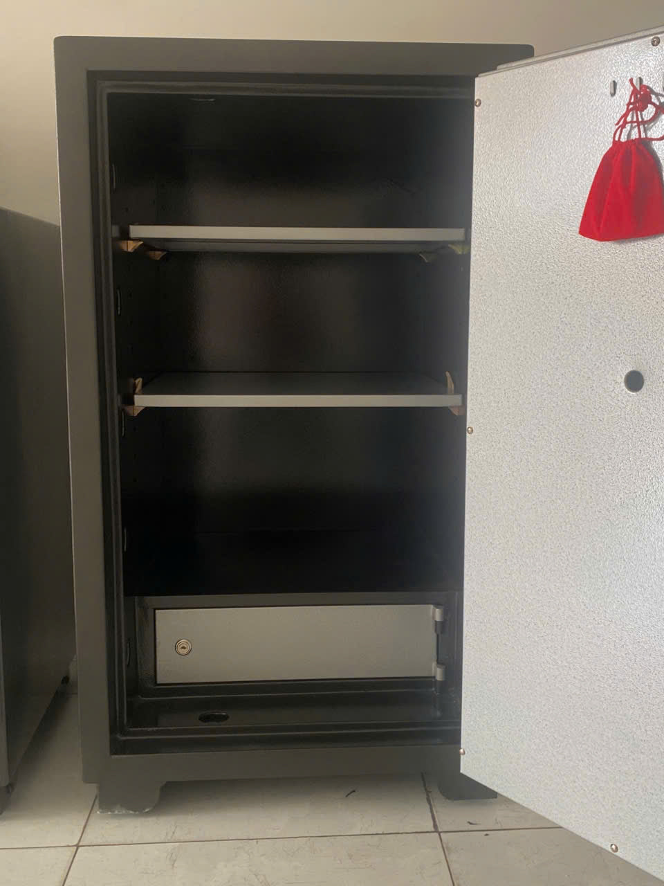Két sắt Chubb CB-1070C (200kg)