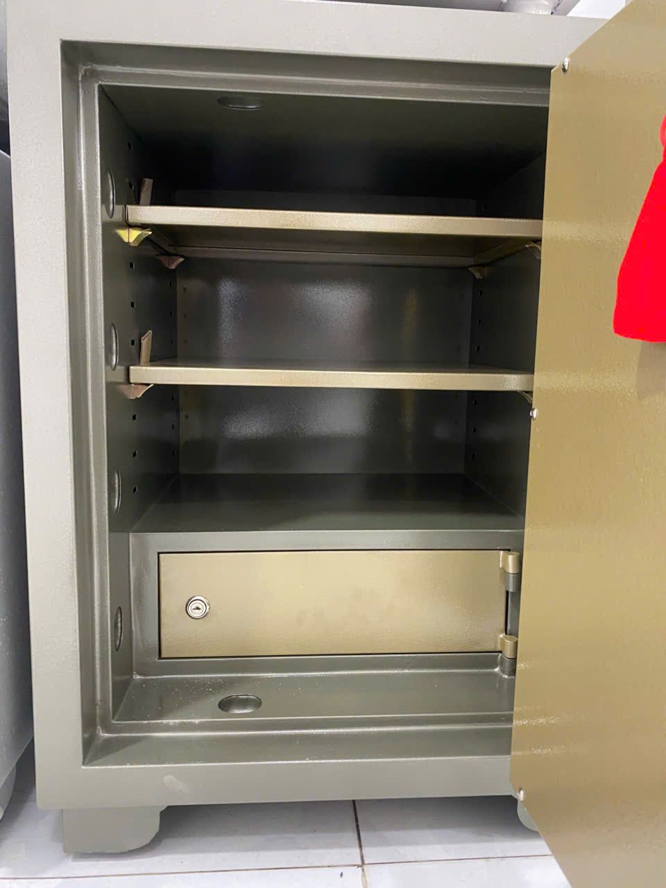Két sắt Chubb CB-770E (160kg)